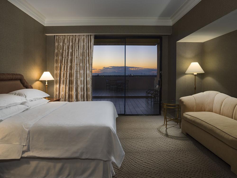 Sheraton Crescent Hotel Финикс Екстериор снимка