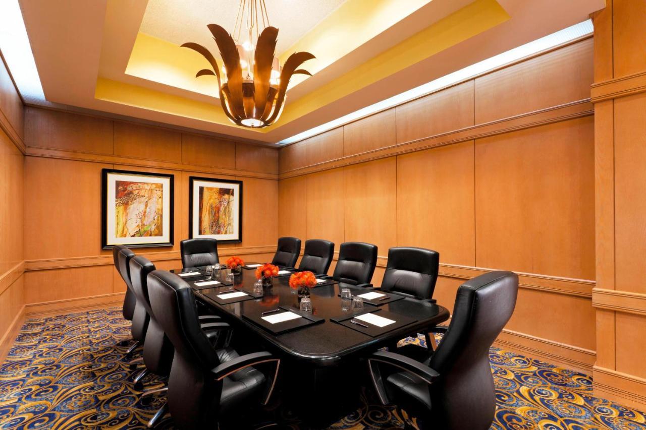 Sheraton Crescent Hotel Финикс Екстериор снимка