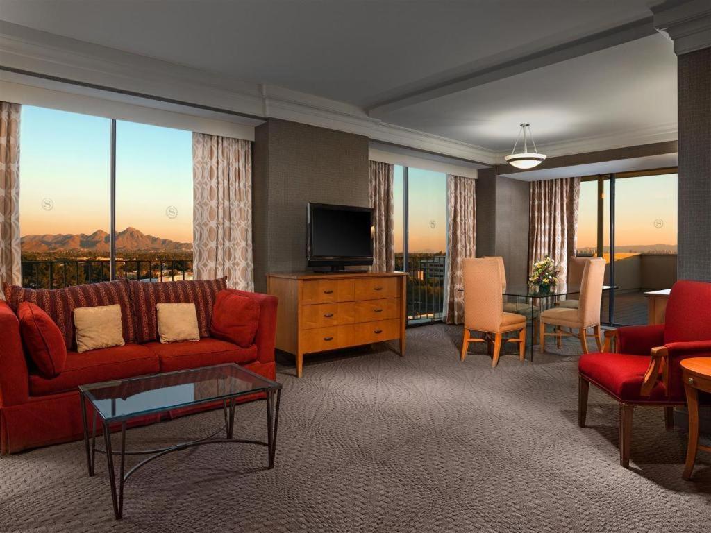 Sheraton Crescent Hotel Финикс Екстериор снимка