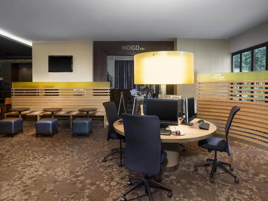 Sheraton Crescent Hotel Финикс Екстериор снимка