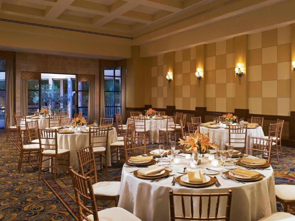 Sheraton Crescent Hotel Финикс Екстериор снимка