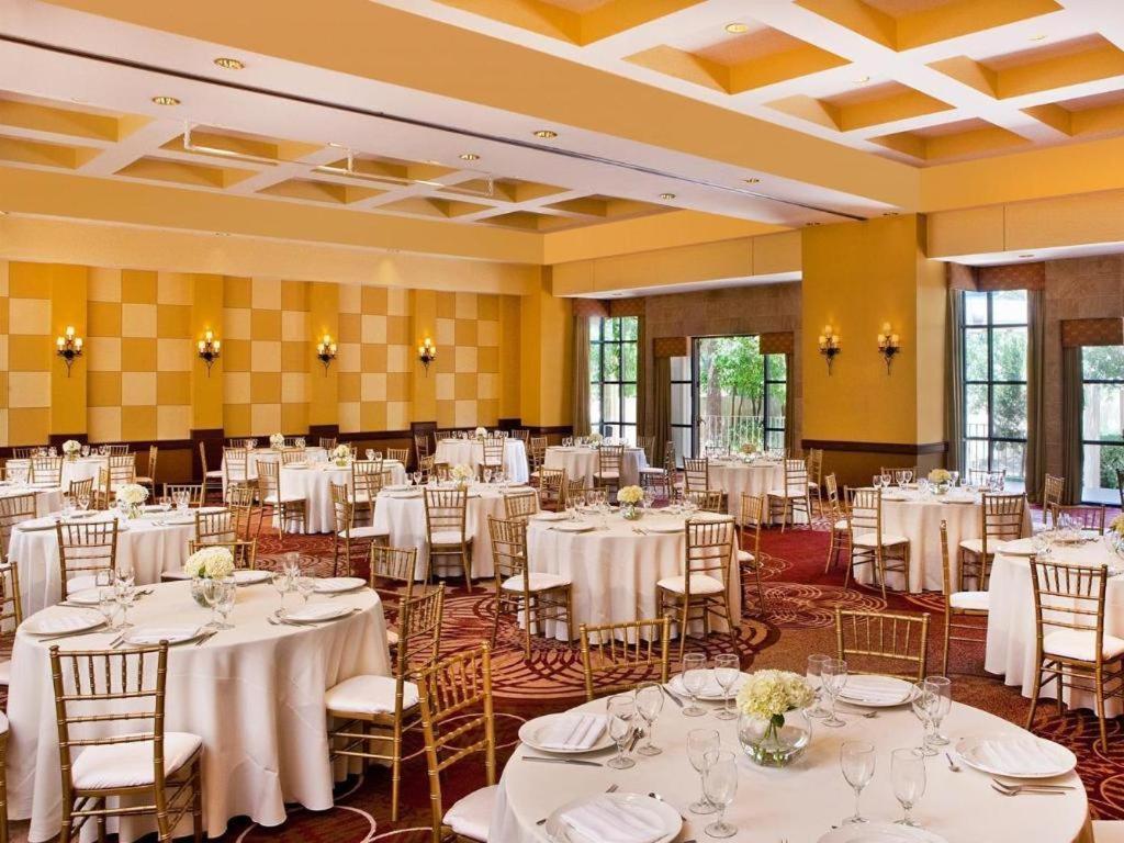 Sheraton Crescent Hotel Финикс Екстериор снимка