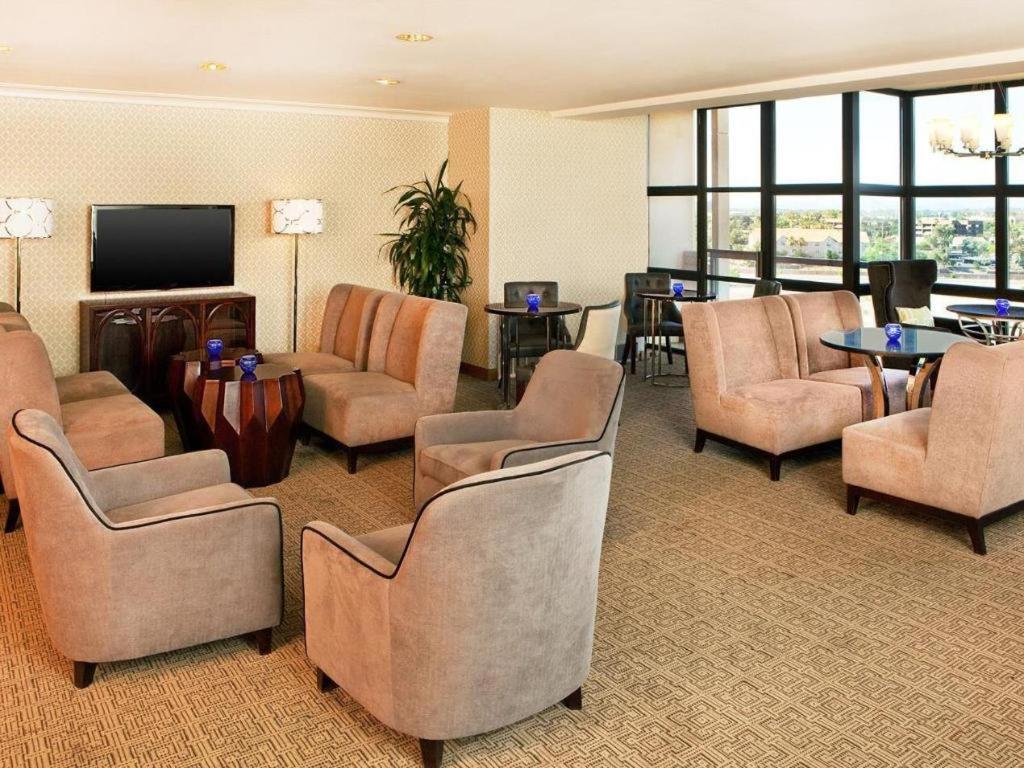 Sheraton Crescent Hotel Финикс Екстериор снимка