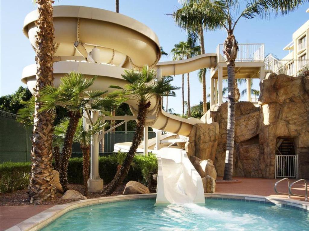 Sheraton Crescent Hotel Финикс Екстериор снимка