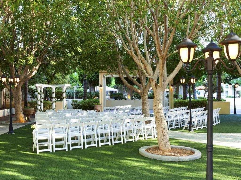 Sheraton Crescent Hotel Финикс Екстериор снимка