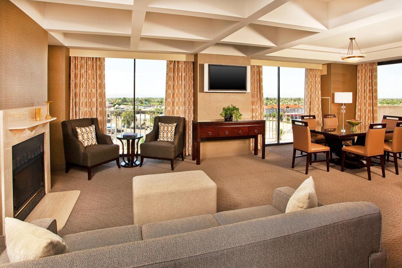 Sheraton Crescent Hotel Финикс Екстериор снимка